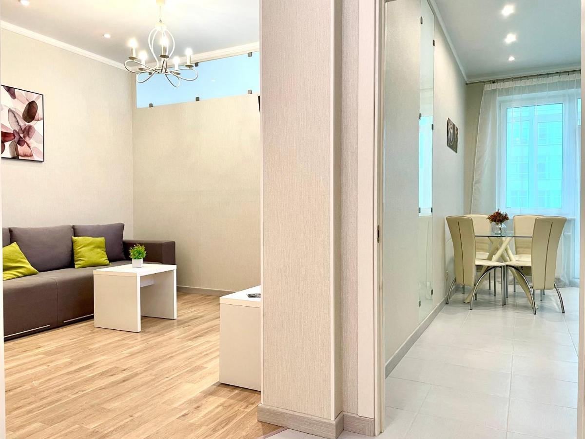 Navit Luxury Apartments With Breakfast Near The Railway Station, The City Center And The Park Kyiv Exterior photo