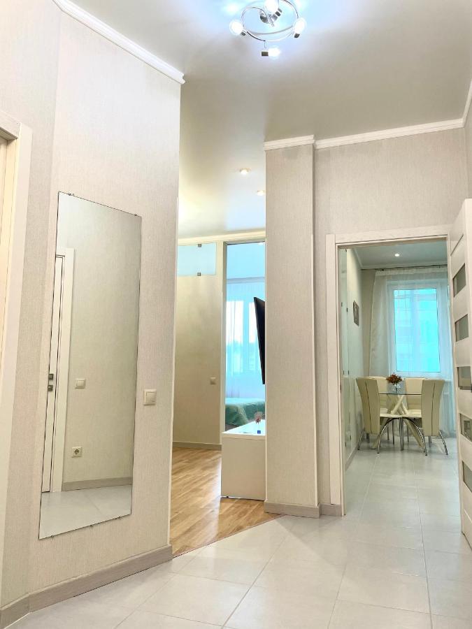 Navit Luxury Apartments With Breakfast Near The Railway Station, The City Center And The Park Kyiv Exterior photo