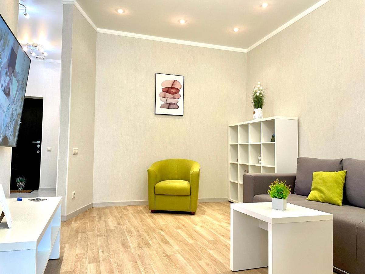 Navit Luxury Apartments With Breakfast Near The Railway Station, The City Center And The Park Kyiv Exterior photo