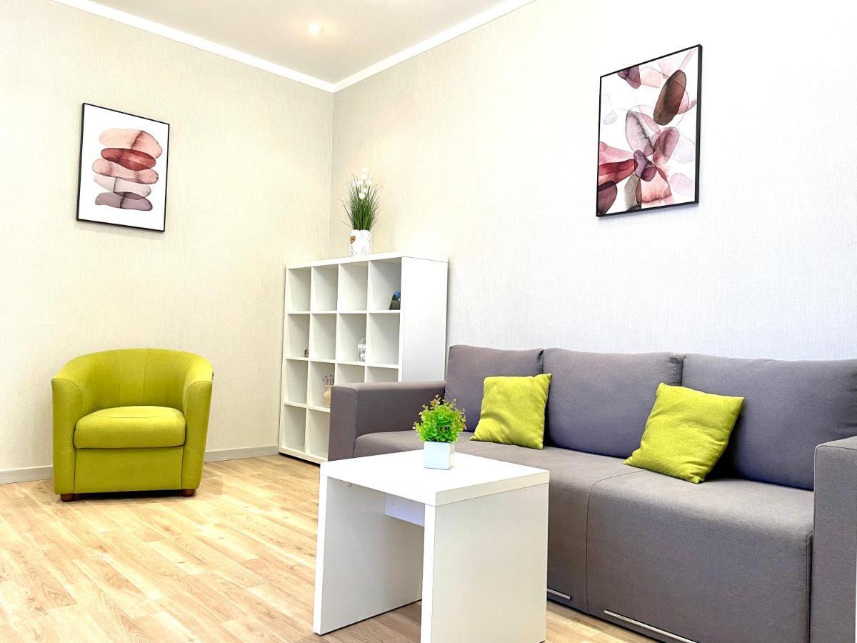 Navit Luxury Apartments With Breakfast Near The Railway Station, The City Center And The Park Kyiv Exterior photo
