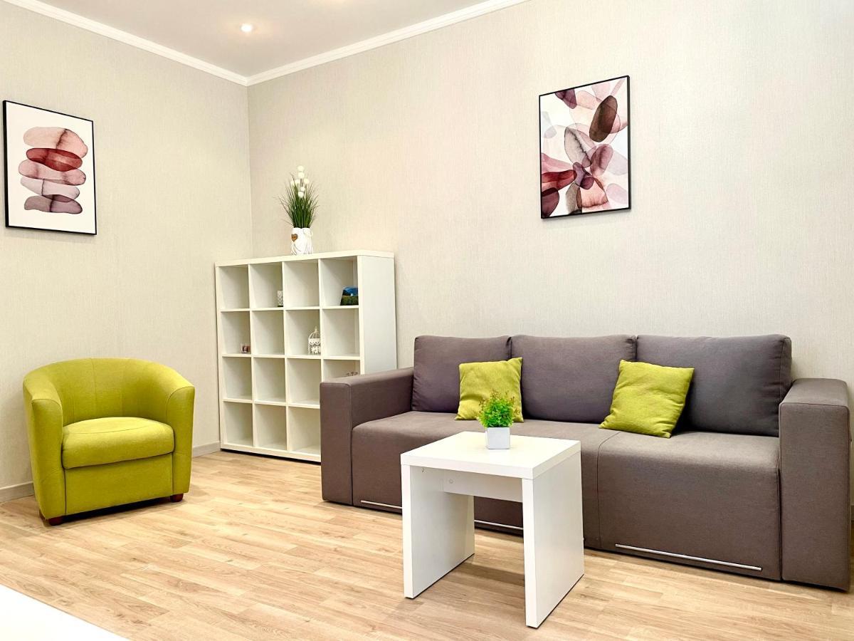 Navit Luxury Apartments With Breakfast Near The Railway Station, The City Center And The Park Kyiv Exterior photo