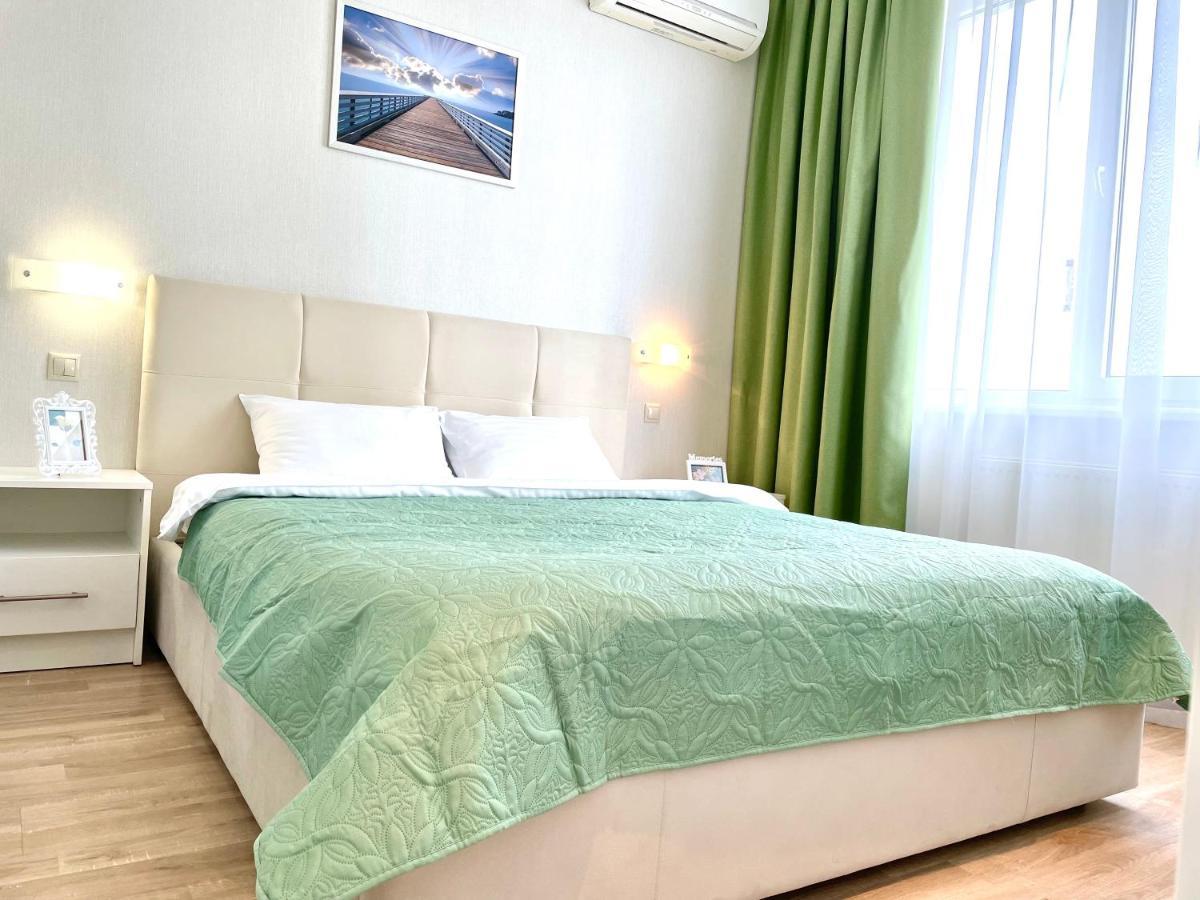 Navit Luxury Apartments With Breakfast Near The Railway Station, The City Center And The Park Kyiv Exterior photo